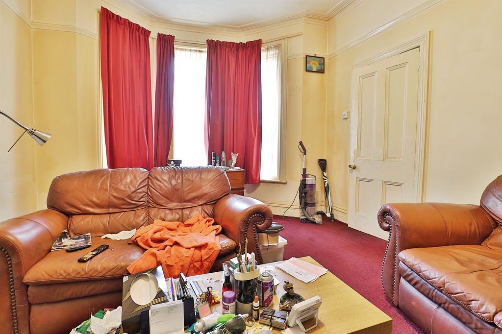 Property photo 3 of 17