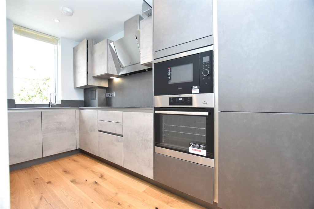 Property photo 2 of 12 Picture No. 03