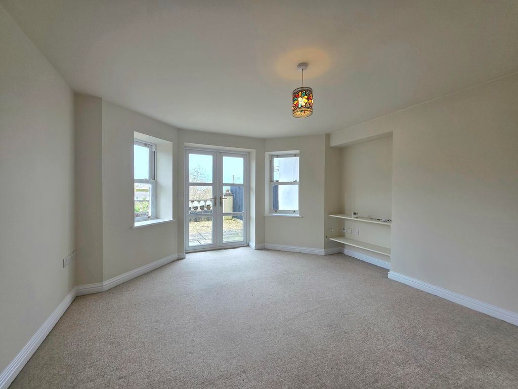 Property photo 3 of 7 Image