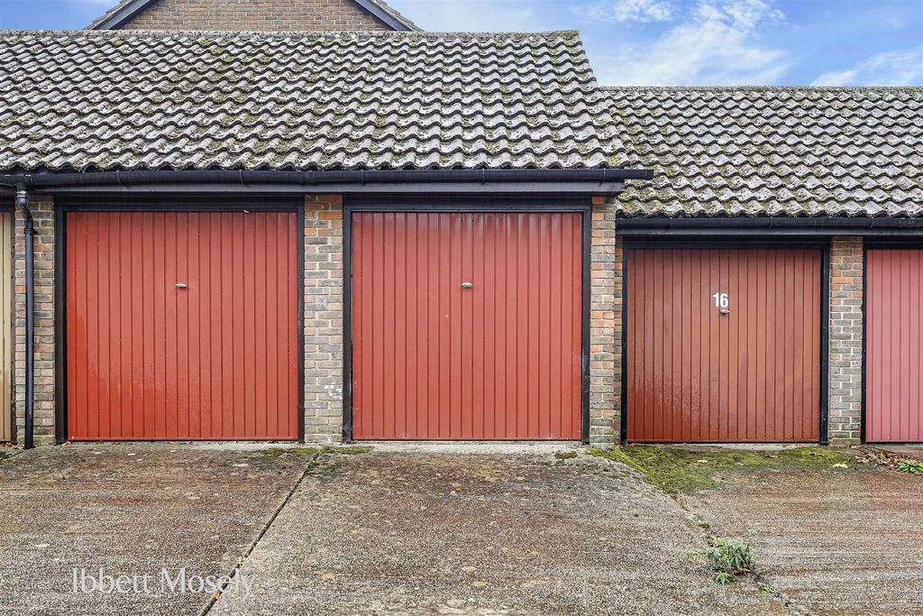 Property photo 2 of 13 15.Jpg