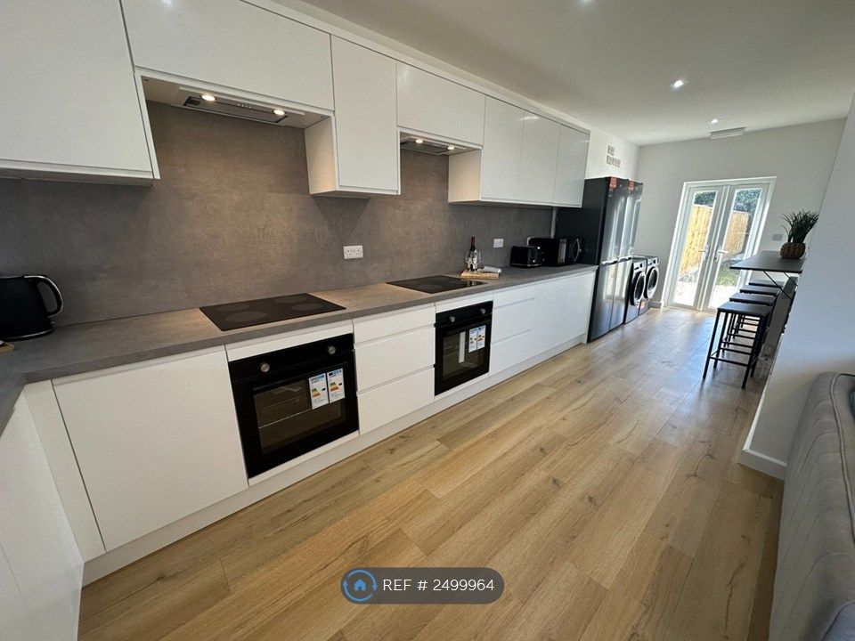 Property photo 1 of 12 Kitchen