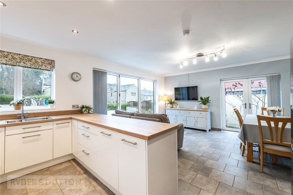 Property photo 1 of 35 Dining Kitchen