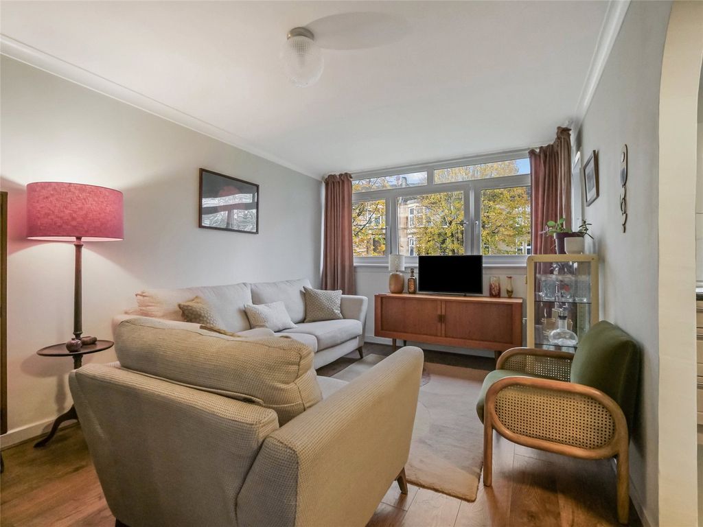 Property photo 2 of 22 Picture No. 18