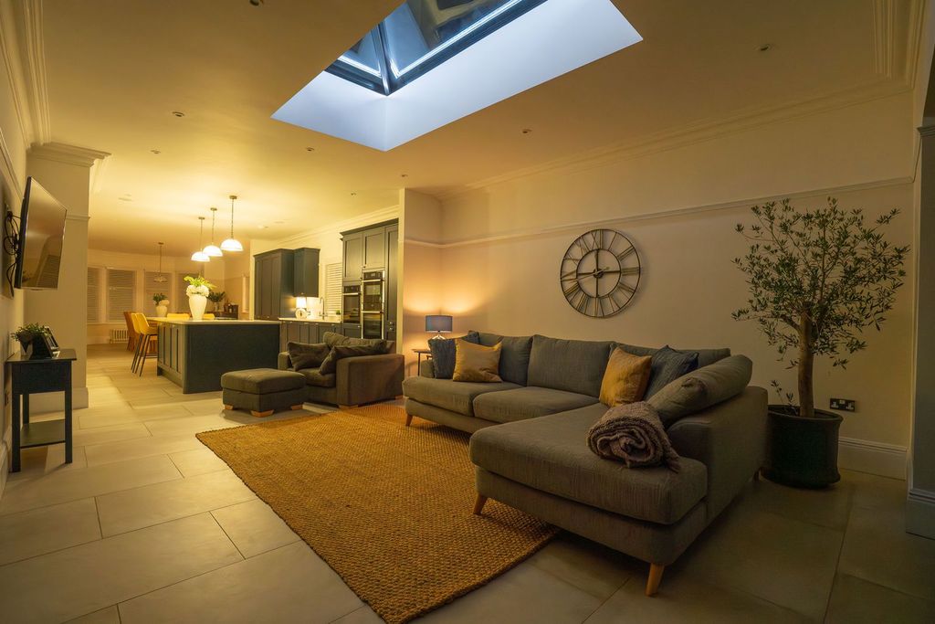 Property photo 2 of 64