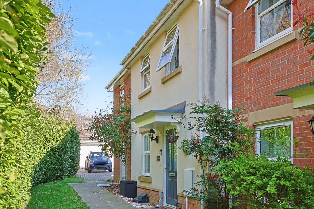 Property photo 1 of 36