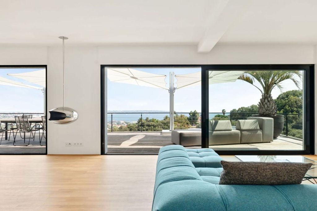 Property photo 2 of 63