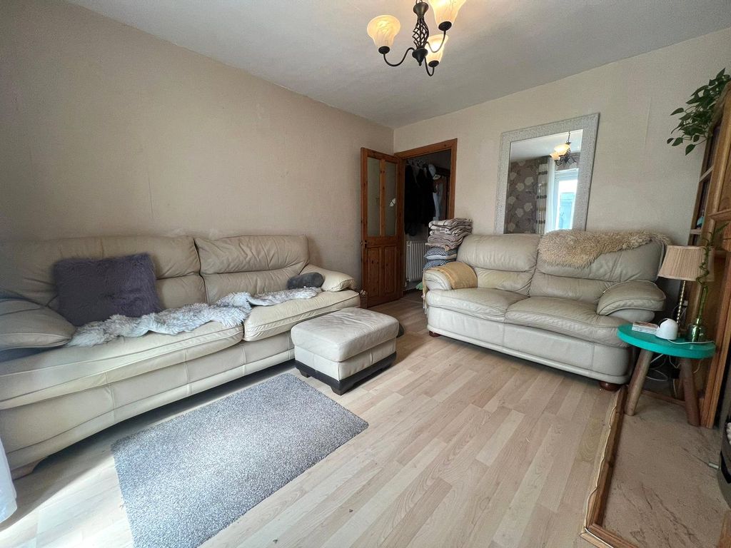 Property photo 3 of 12 Picture No. 15