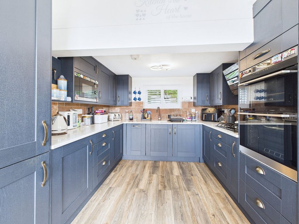 Property photo 3 of 36