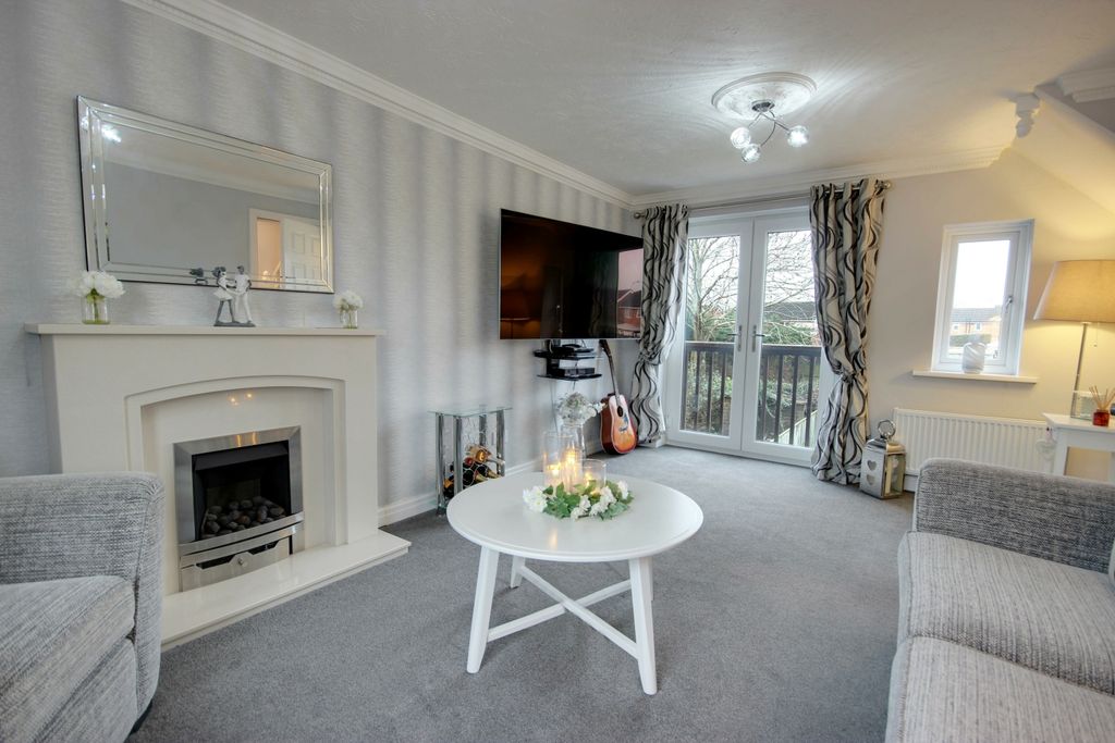 Property photo 3 of 19 1 Lounge Bb