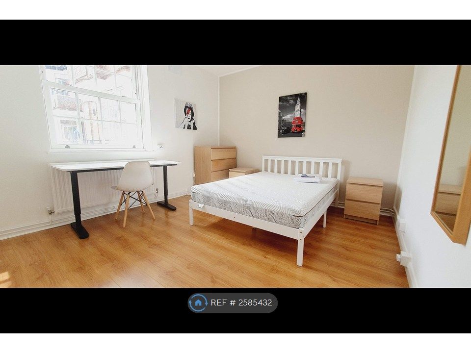 Property photo 3 of 7 Bed 1