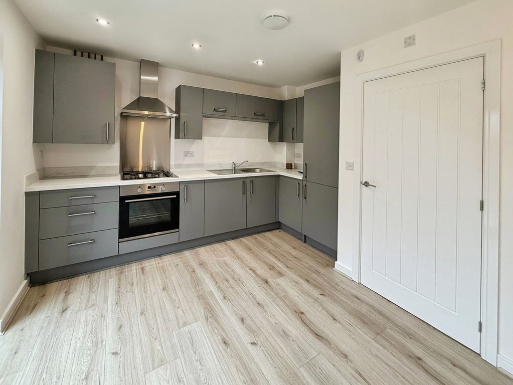 Property photo 3 of 17 Picture No. 11