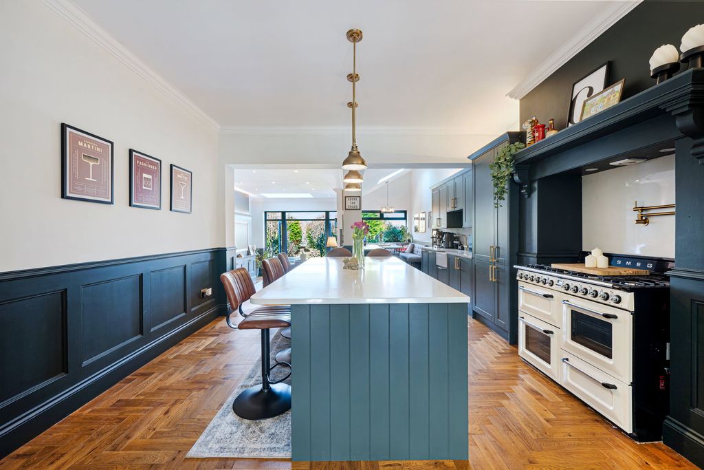 Property photo 1 of 35