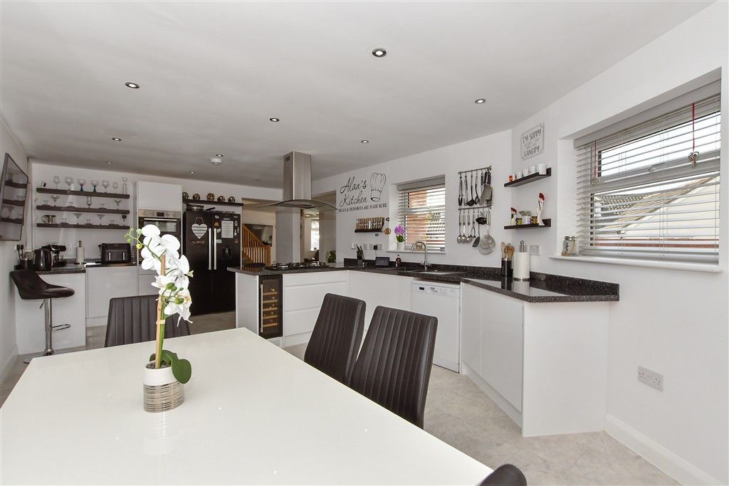 Property photo 1 of 11 Kitchen/Diner