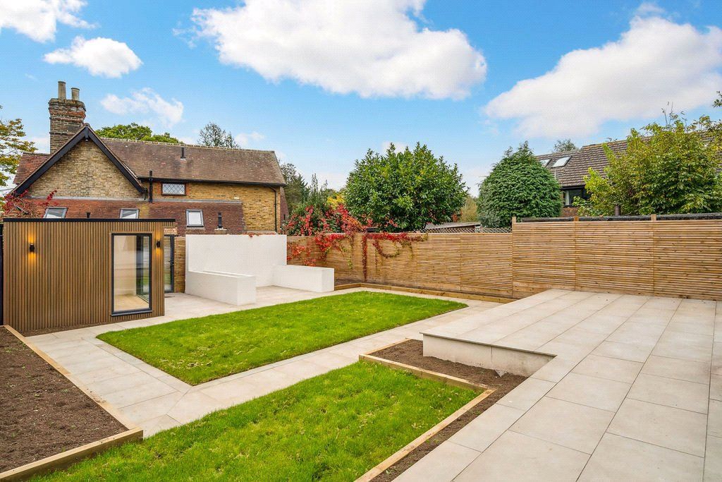 Property photo 2 of 32 Picture No. 13