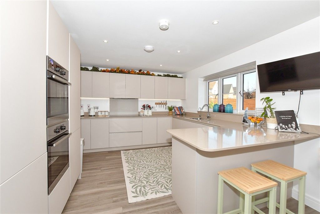 Property photo 1 of 16 Kitchen/Diner