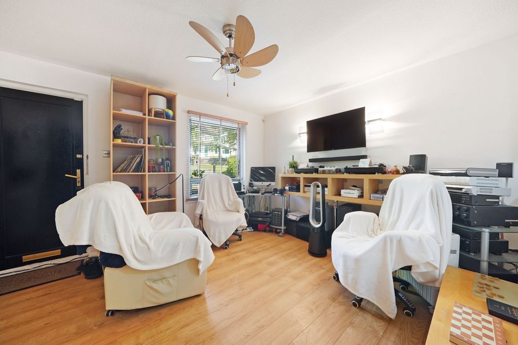 Property photo 3 of 12 41A Ardent Close - Ekliwsjaium1Kwi8Jstj