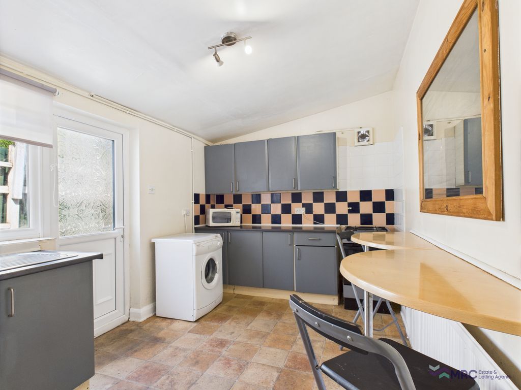 Property photo 3 of 8 Gallery