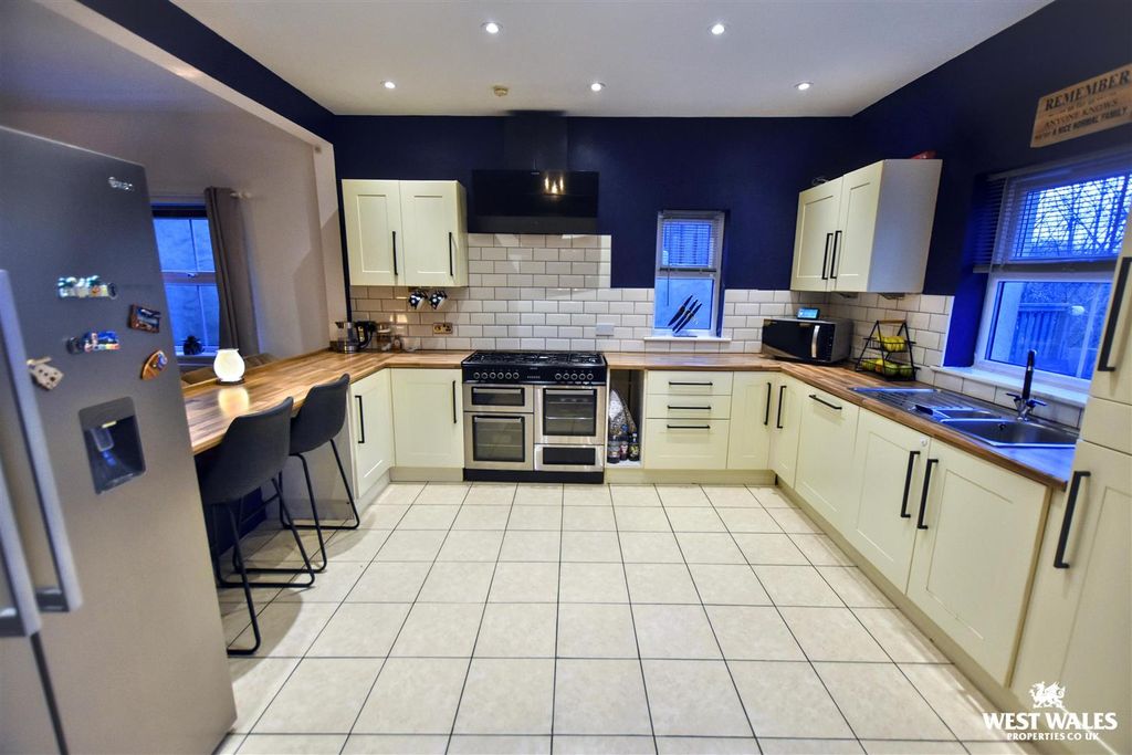 Property photo 2 of 22 20 (50).Jpg