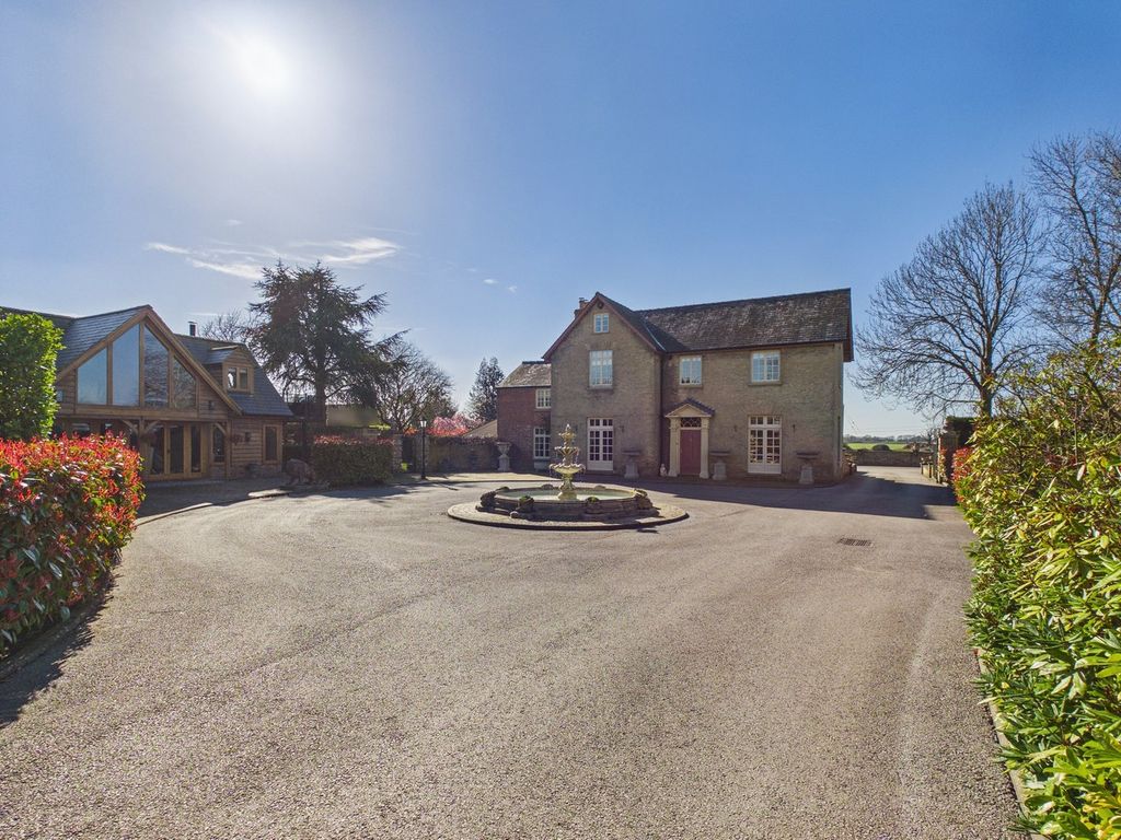 Property photo 1 of 69