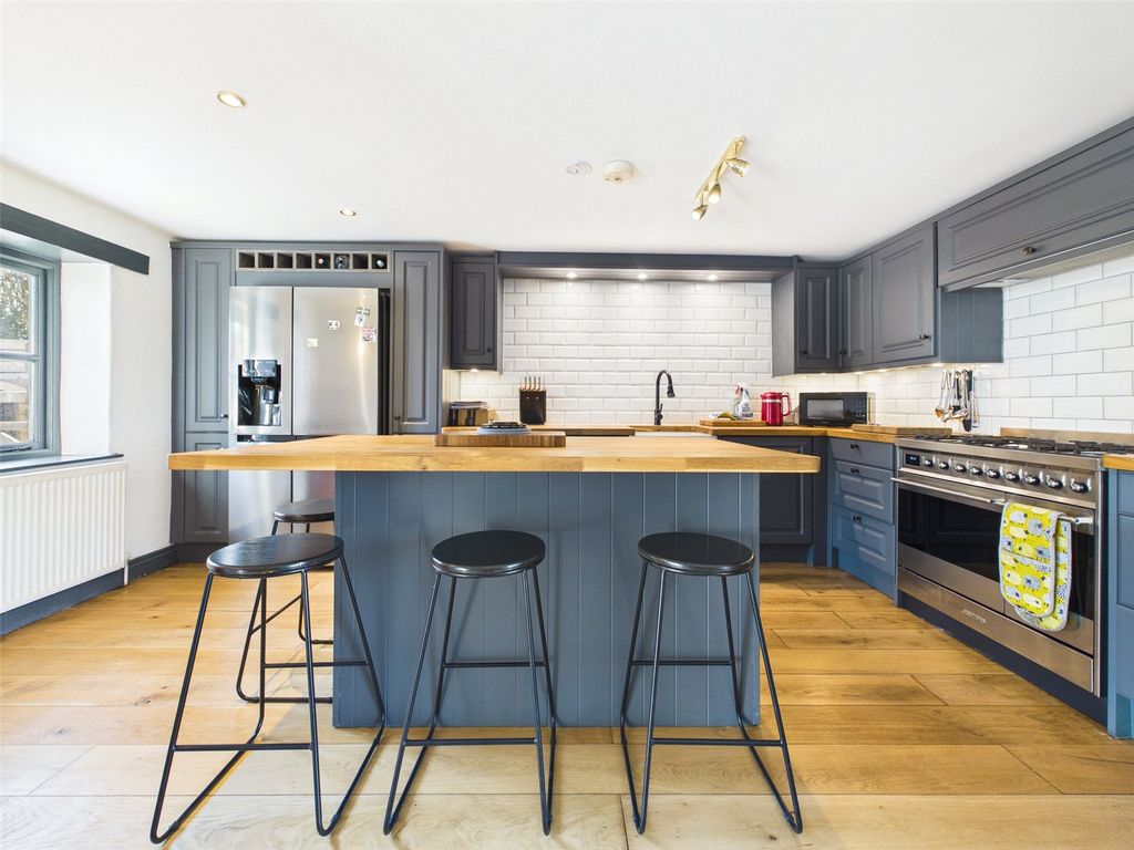 Property photo 3 of 18 Picture No. 24