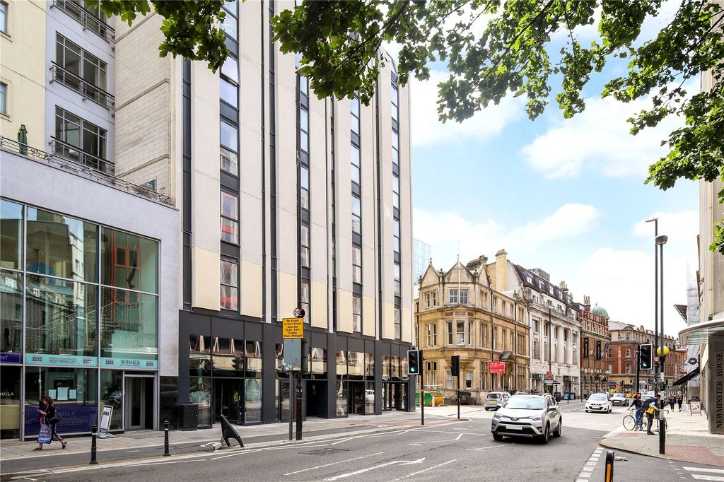 Property photo 1 of 7 Baldwin Street