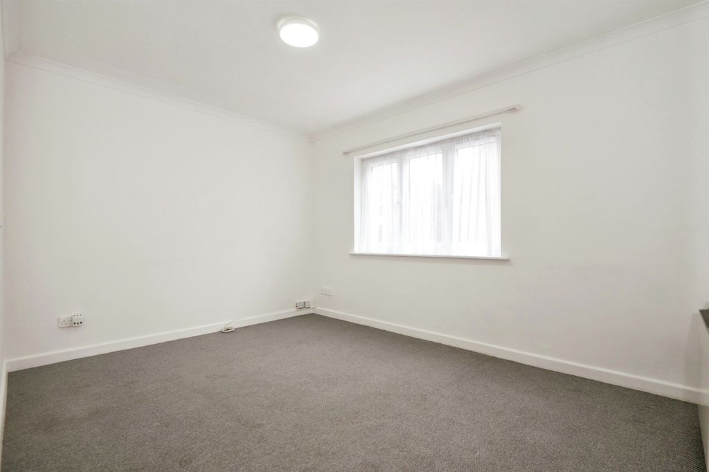 Property photo 3 of 13 Image