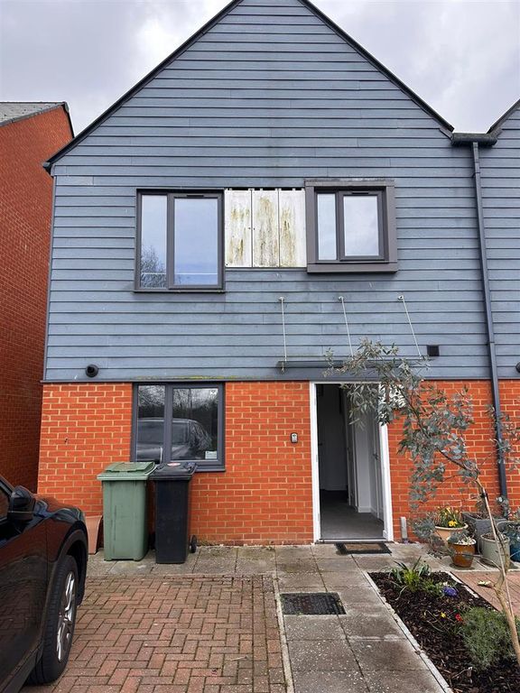 Property photo 3 of 16 Front