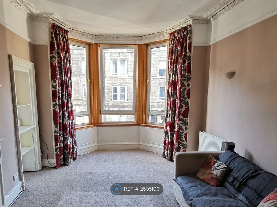 Property photo 2 of 17 Living Room