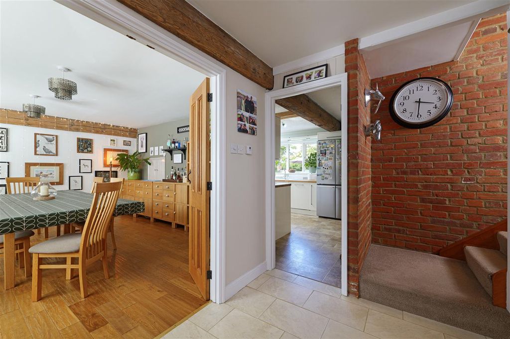 Property photo 3 of 32