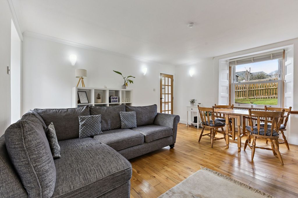 Property photo 2 of 22