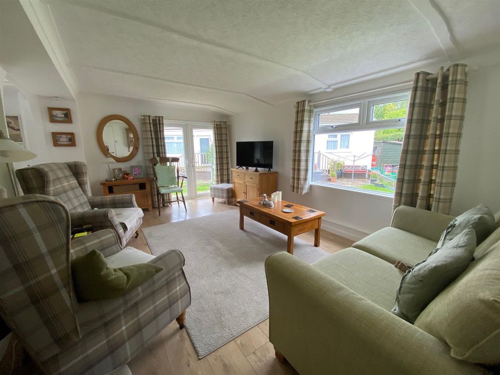 Property photo 3 of 15 Living Room.Jpg