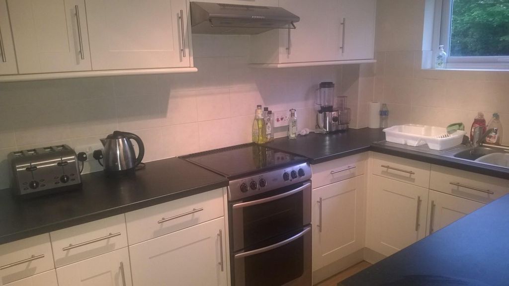 Property photo 3 of 5 Kitchen