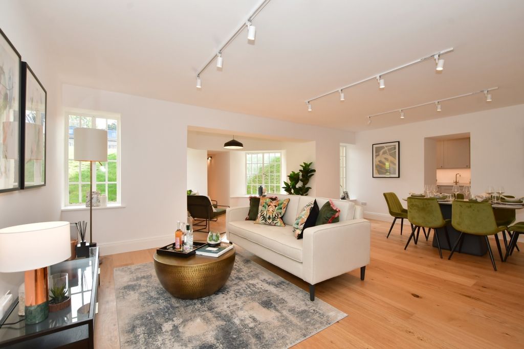 Property photo 2 of 6