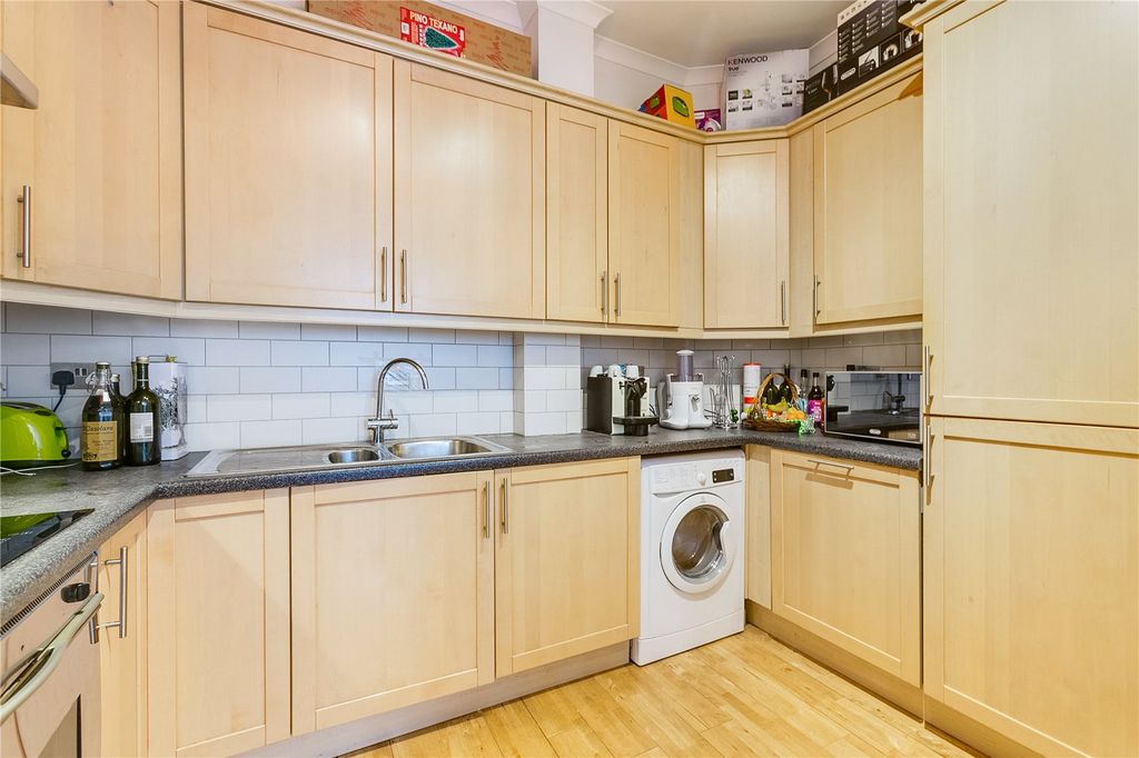 Property photo 3 of 9