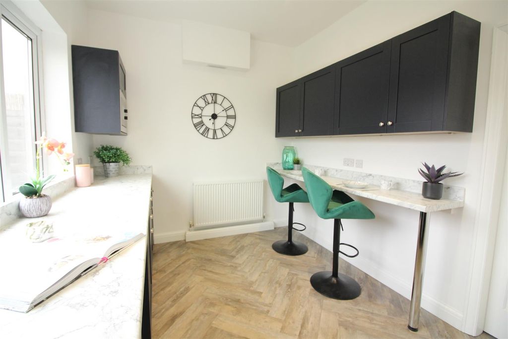 Property photo 2 of 14 Img_0032.Jpg