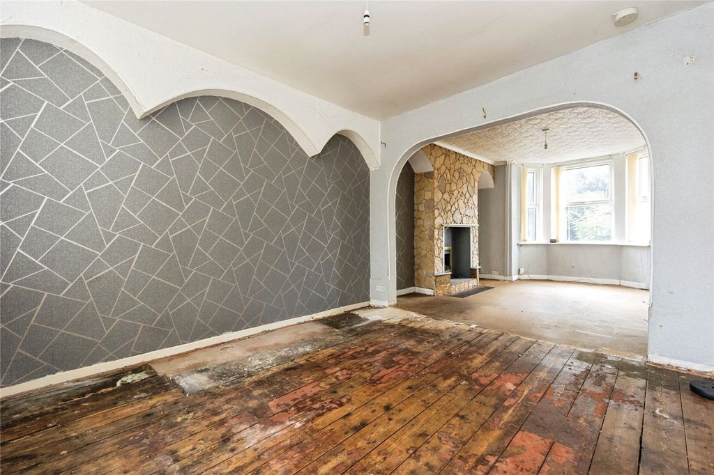 Property photo 2 of 21 Picture No. 29