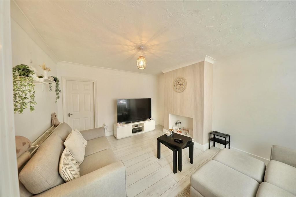 Property photo 2 of 19 Living Room