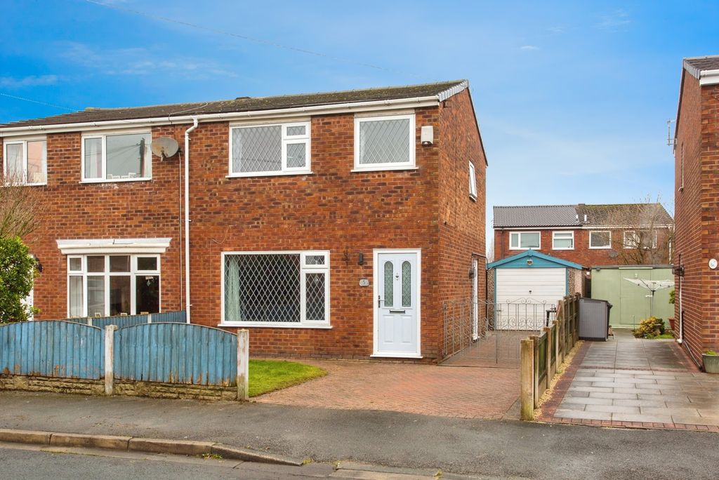 Property photo 1 of 18 Front