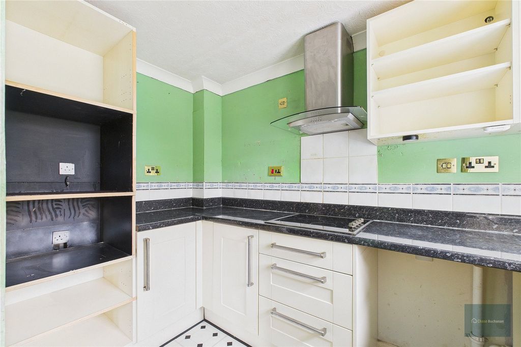 Property photo 3 of 15 Picture No. 02