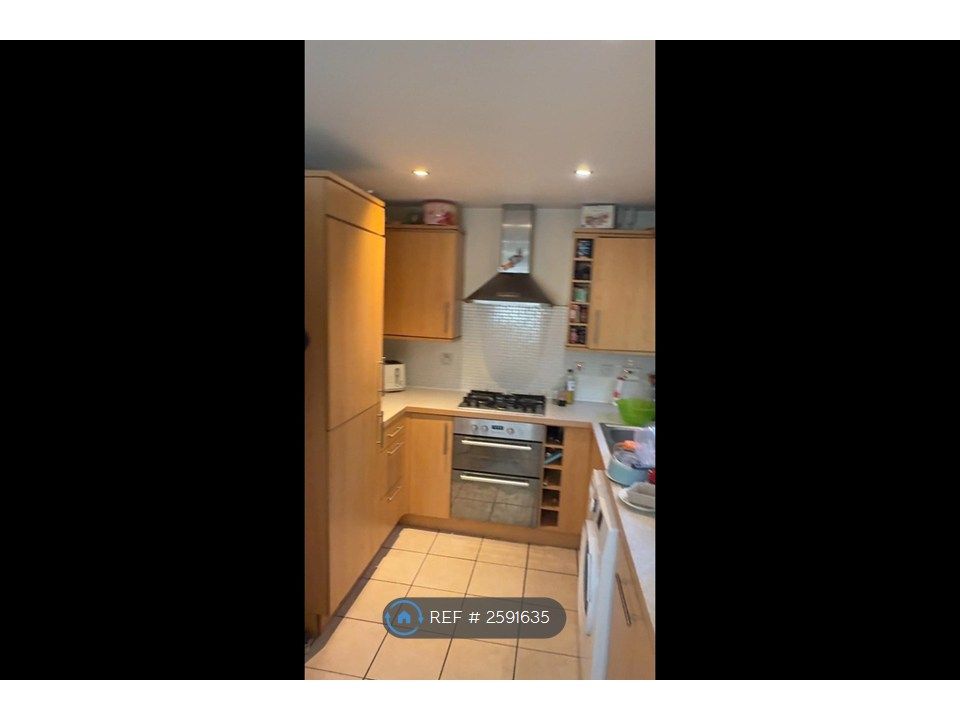 Property photo 2 of 17 Kitchen