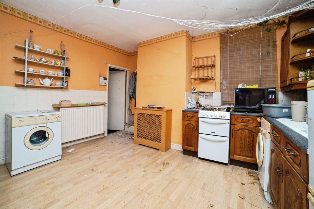 Property photo 2 of 13