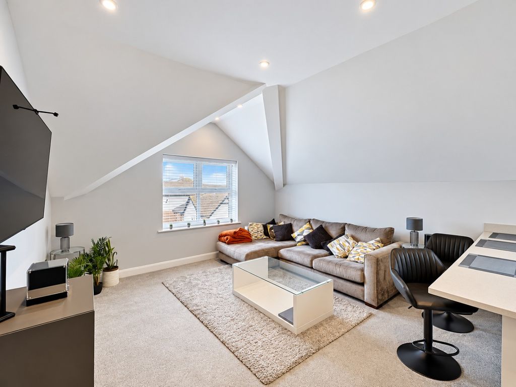 Property photo 3 of 15 5598583
