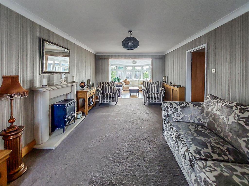 Property photo 2 of 20 Living Room