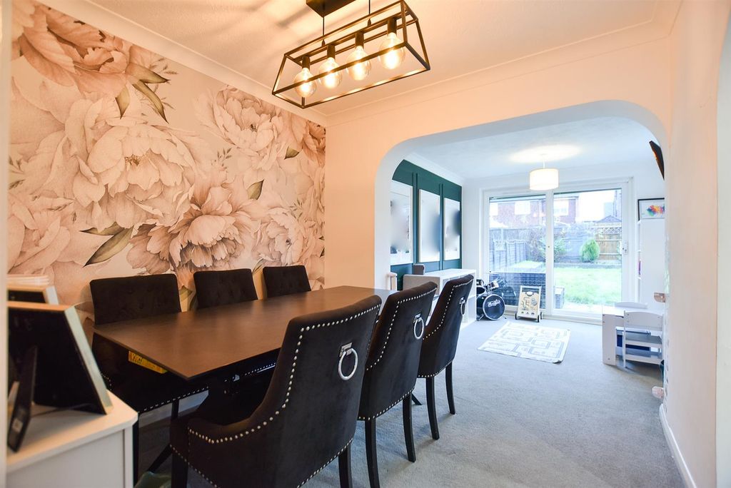 Property photo 3 of 14 Lounge Diner.Jpg