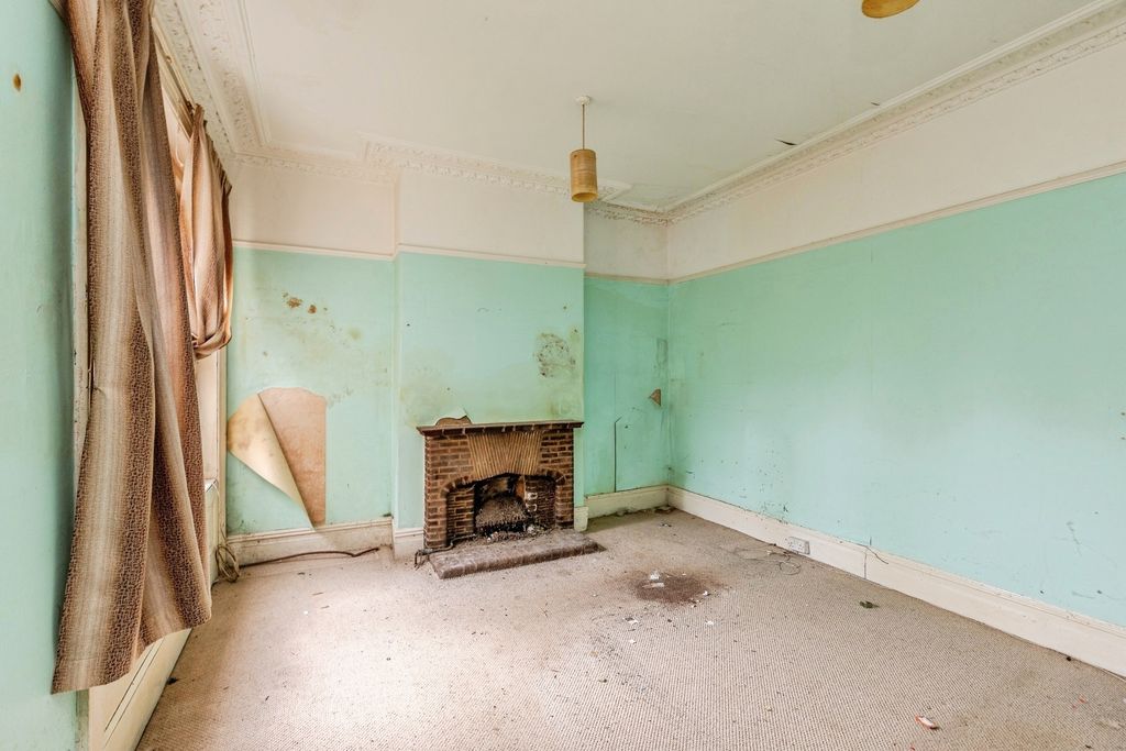 Property photo 3 of 12 Pbox-Img.Jpg