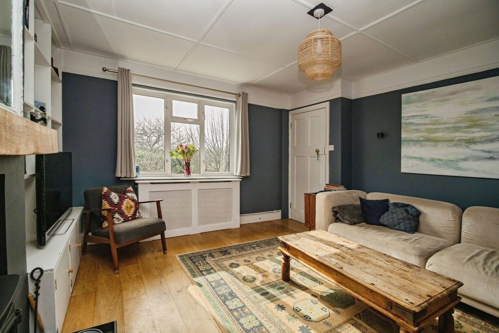 Property photo 3 of 23 Sitting Room