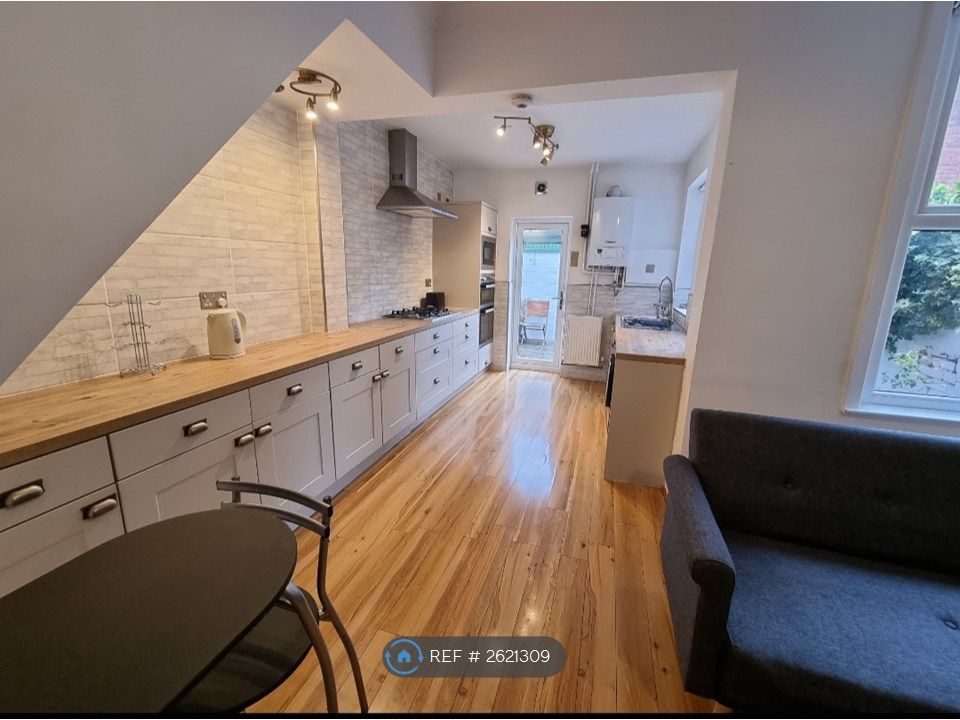 Property photo 2 of 9