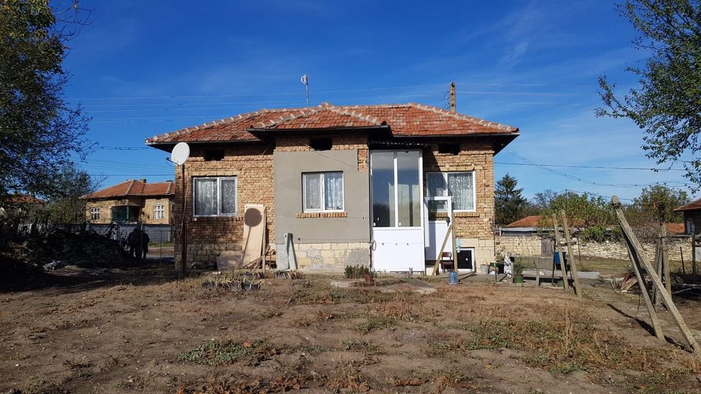 Property photo 1 of 36 Front View Of A Small Brick House With A Tiled Roof And Enclosed Porch In Gorotsvet Village