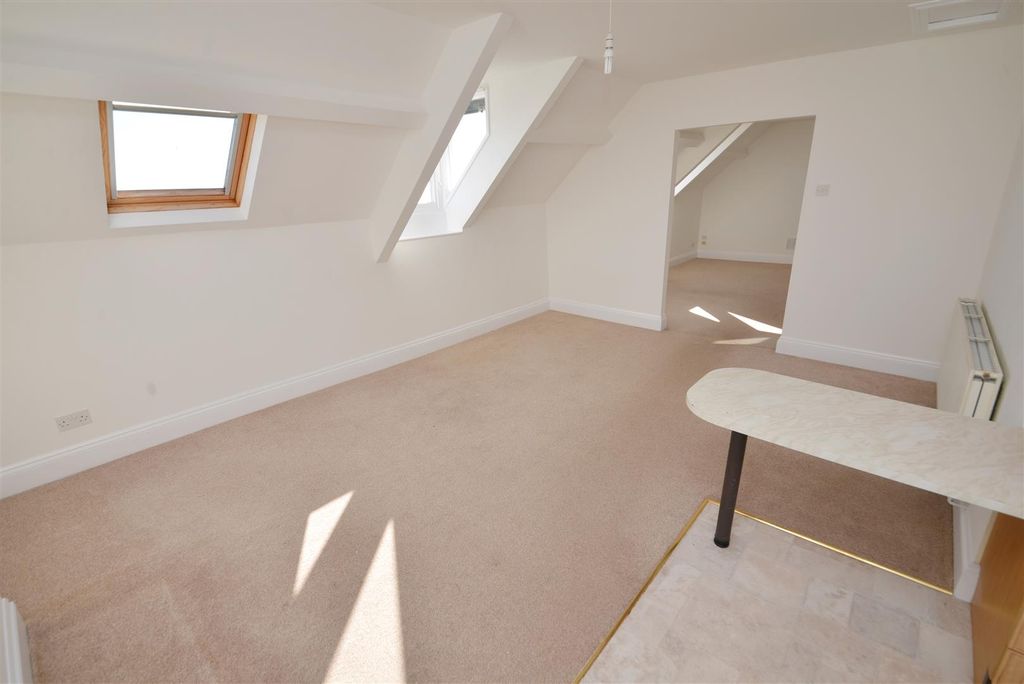 Property photo 3 of 20 Kitchen & Dining Room