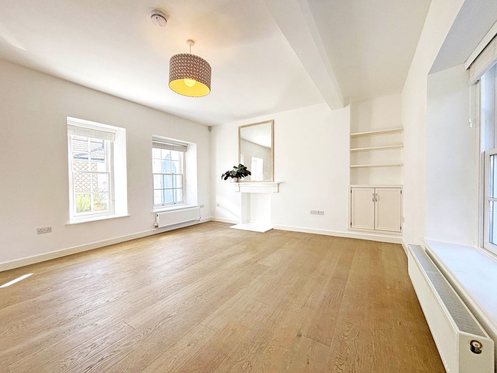 Property photo 3 of 11 Photo 3